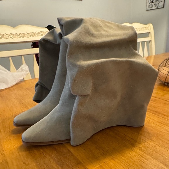 BNWOT Ruched Boot - Picture 2 of 5